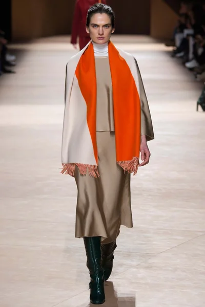 Look 26